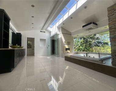 60 Crest Road E - Photo Thumbnail 20