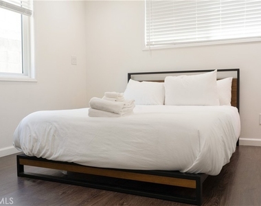 418 W Graves - Photo Thumbnail 16