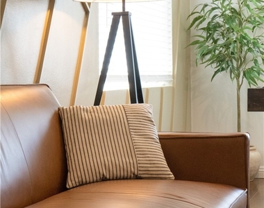 418 W Graves - Photo Thumbnail 4