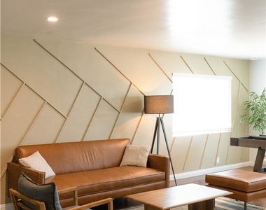 418 W Graves - Photo Thumbnail 2