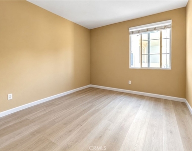 360 W Avenue 26 - Photo Thumbnail 5