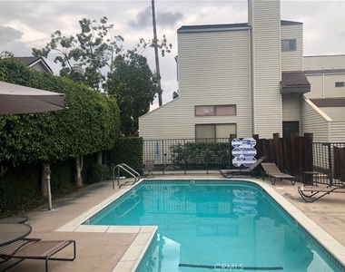 762 W Naomi Avenue - Photo Thumbnail 3
