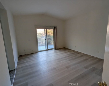 2471 Menlo - Photo Thumbnail 19