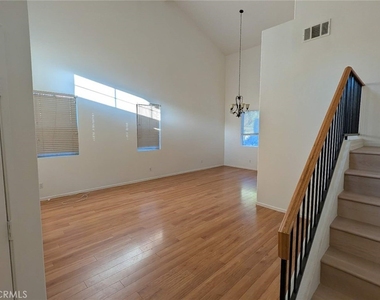 2471 Menlo - Photo Thumbnail 14
