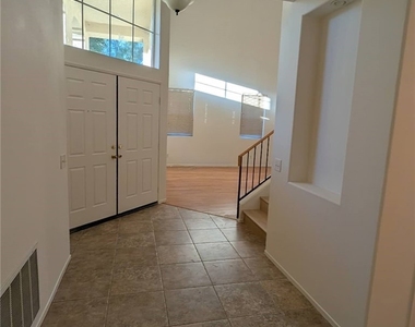 2471 Menlo - Photo Thumbnail 9