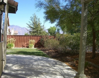 2471 Menlo - Photo Thumbnail 3