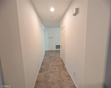 2471 Menlo - Photo Thumbnail 10