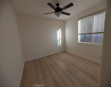 2471 Menlo - Photo Thumbnail 7