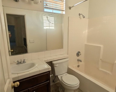 2471 Menlo - Photo Thumbnail 16
