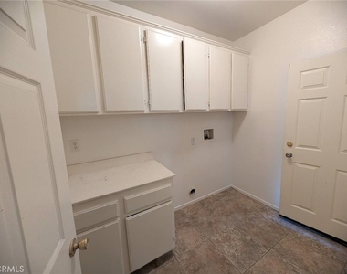 2471 Menlo - Photo Thumbnail 6