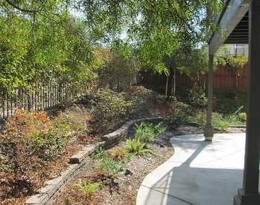2471 Menlo - Photo Thumbnail 4