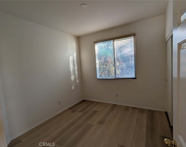 2471 Menlo - Photo Thumbnail 18