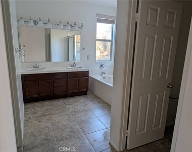 2471 Menlo - Photo Thumbnail 20