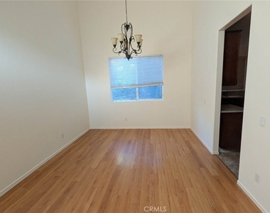 2471 Menlo - Photo Thumbnail 13