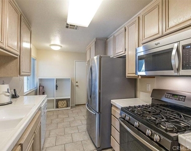 2418 Manet Lane - Photo Thumbnail 9