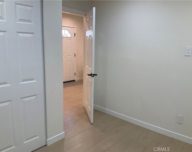 15334 Hart - Photo Thumbnail 11
