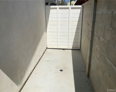 15334 Hart - Photo Thumbnail 27