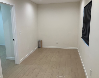 15334 Hart - Photo Thumbnail 6