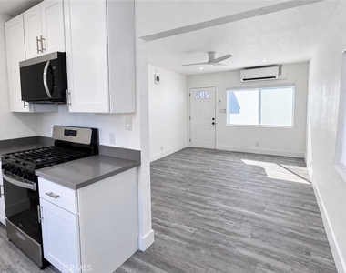 1152 E 77th - Photo Thumbnail 4