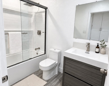 1152 E 77th - Photo Thumbnail 13