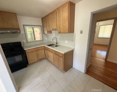 526 Dewey - Photo Thumbnail 4