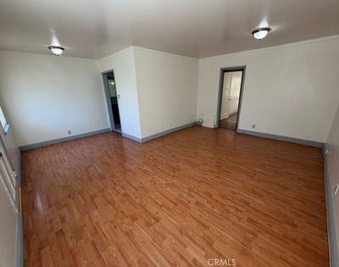 526 Dewey - Photo Thumbnail 2