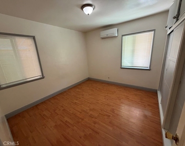 526 Dewey - Photo Thumbnail 9
