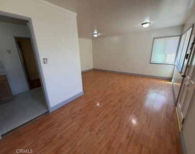 526 Dewey - Photo Thumbnail 7
