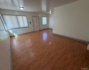 526 Dewey - Photo Thumbnail 1