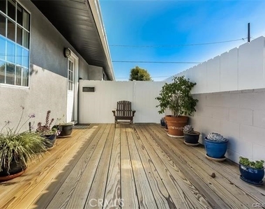 4628 Sepulveda - Photo Thumbnail 2