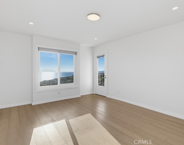 3200 La Rotonda Drive - Photo Thumbnail 24