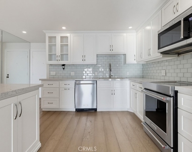 3200 La Rotonda Drive - Photo Thumbnail 13
