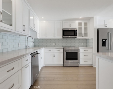 3200 La Rotonda Drive - Photo Thumbnail 11