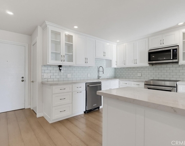 3200 La Rotonda Drive - Photo Thumbnail 12