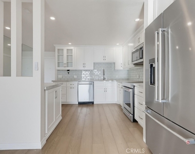 3200 La Rotonda Drive - Photo Thumbnail 18