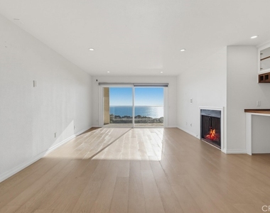 3200 La Rotonda Drive - Photo Thumbnail 3