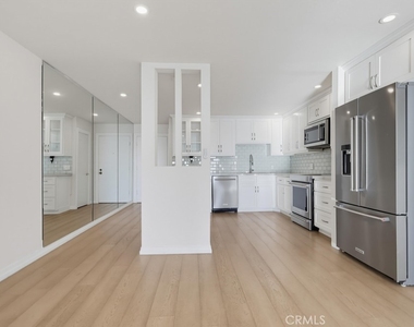 3200 La Rotonda Drive - Photo Thumbnail 14