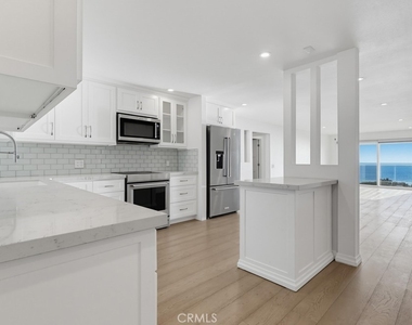 3200 La Rotonda Drive - Photo Thumbnail 8