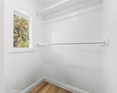 1902 E 2nd - Photo Thumbnail 15