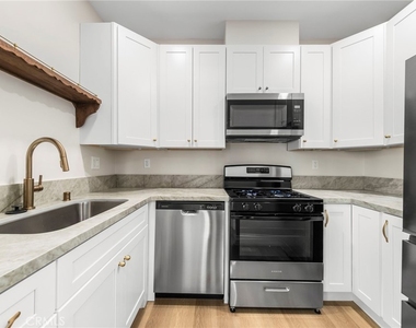 1902 E 2nd - Photo Thumbnail 11