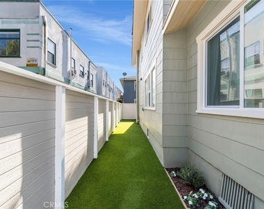 1902 E 2nd - Photo Thumbnail 4