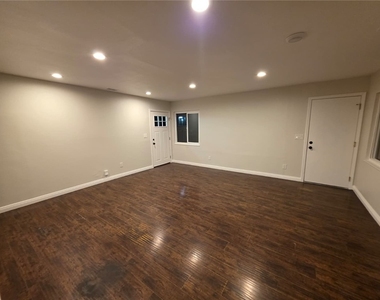 8808 Randolph St - Photo Thumbnail 7
