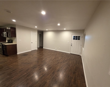 8808 Randolph St - Photo Thumbnail 10