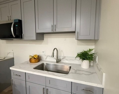 608 S Acacia - Photo Thumbnail 7