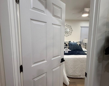 608 S Acacia - Photo Thumbnail 15
