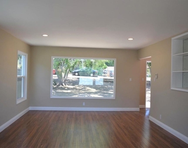 203 Bayview - Photo Thumbnail 1