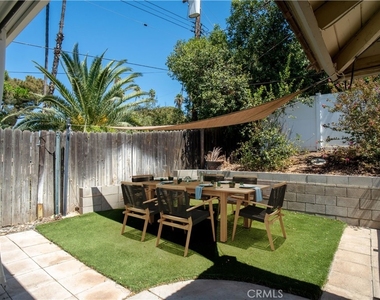 1201 Lyndhurst - Photo Thumbnail 11