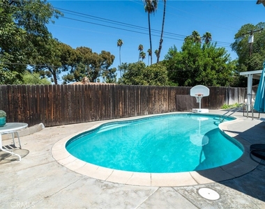 1201 Lyndhurst - Photo Thumbnail 12