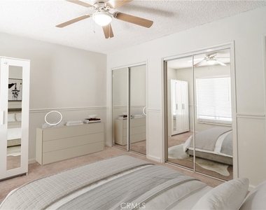 1201 Lyndhurst - Photo Thumbnail 4