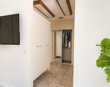 1201 Lyndhurst - Photo Thumbnail 13
